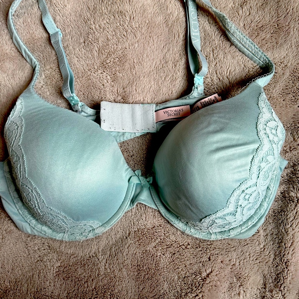 Victoria’s Secret bra